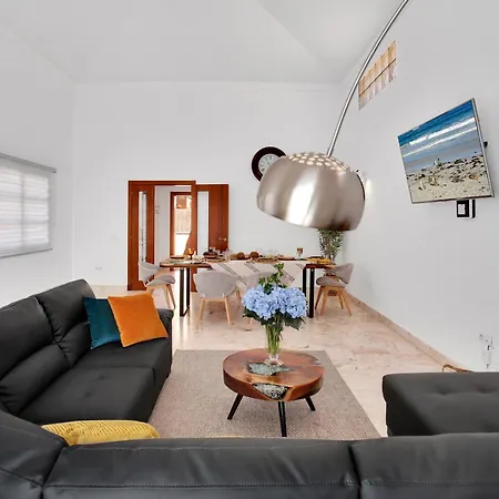 בית נופש Villa Corralejo *